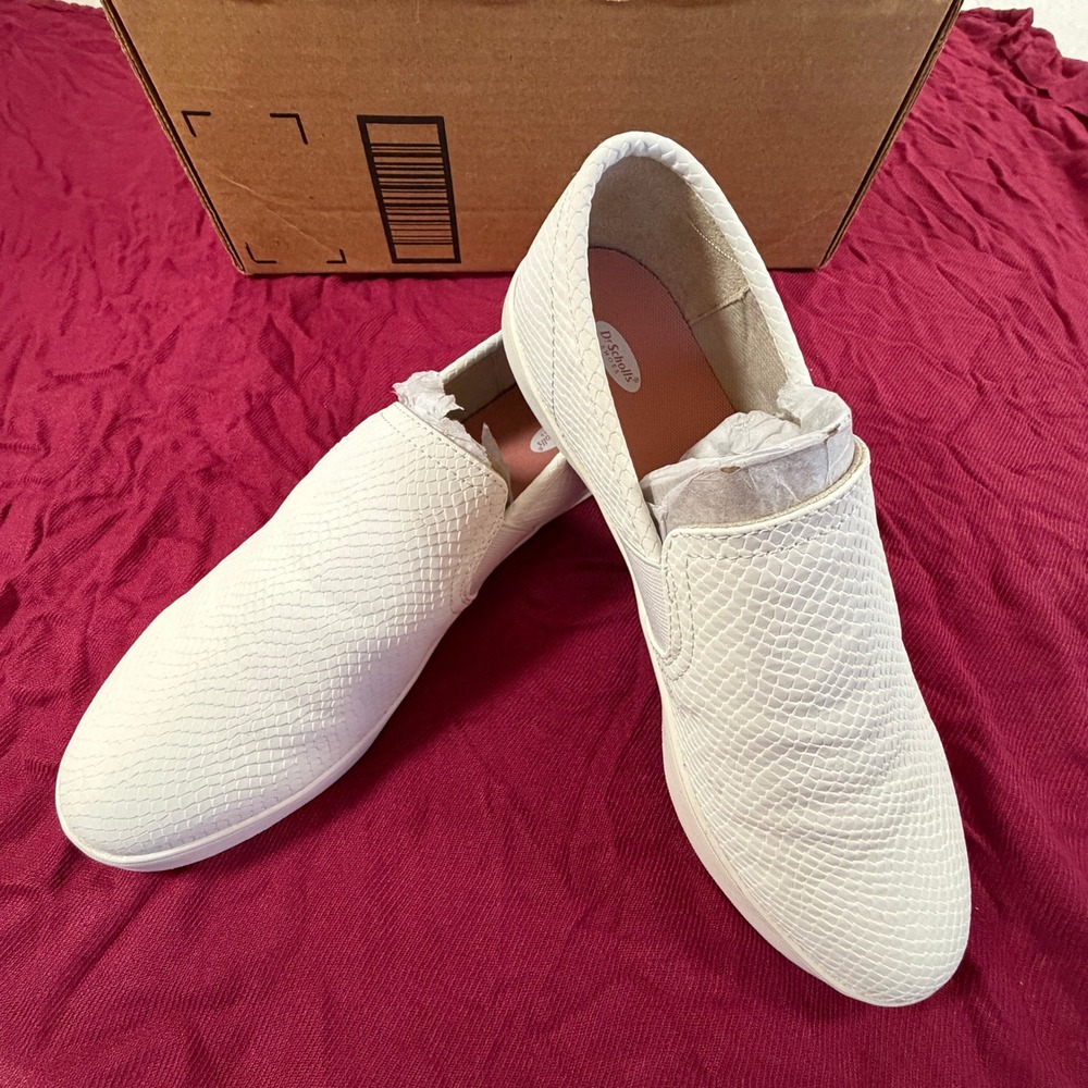 New in Box Dr. Scholl Luna Slip On Sneaker Women 9.5 White Faux Snakeskin